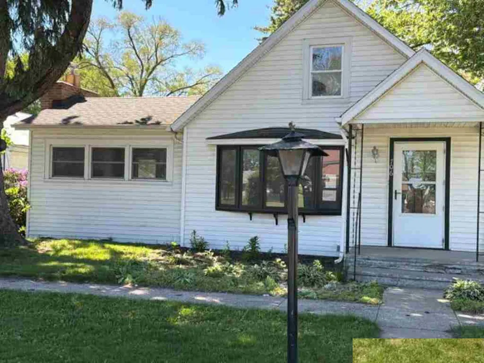 706 W Davis St Hamlet, IN 46532, Starke County