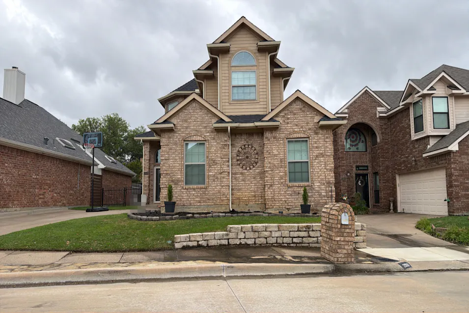 2912 Matterhorn Dr Bedford, TX 76021, Tarrant County