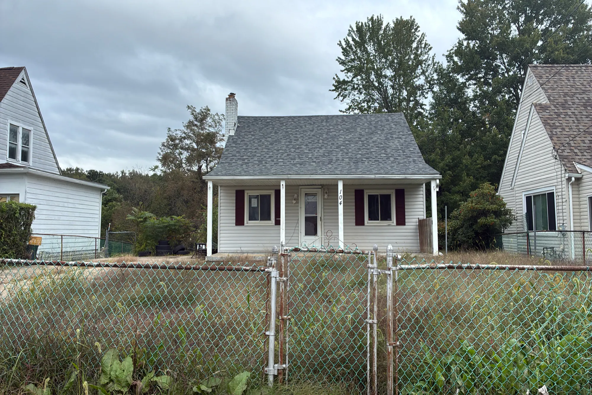 Jenny St, Aliquippa, PA 15001