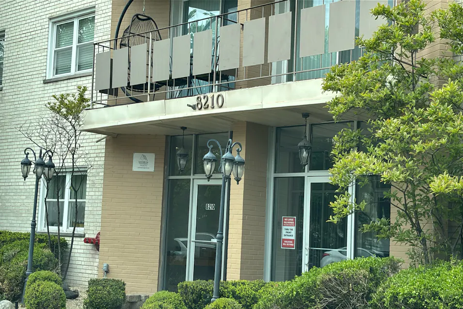 8210 North Elmwood Avenue, 409 Skokie, IL 60077, Cook County