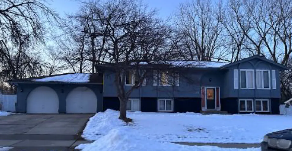121 Chaparral Dr Apple Valley, MN 55124, Dakota County