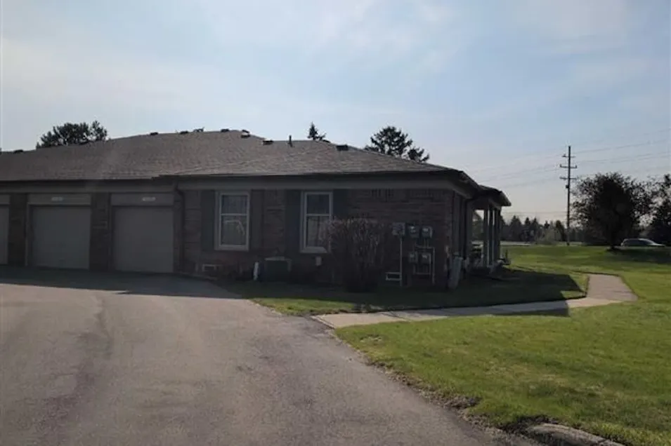 49012 Hickory Ct Unit 39 Shelby Township, MI 48315, Macomb County