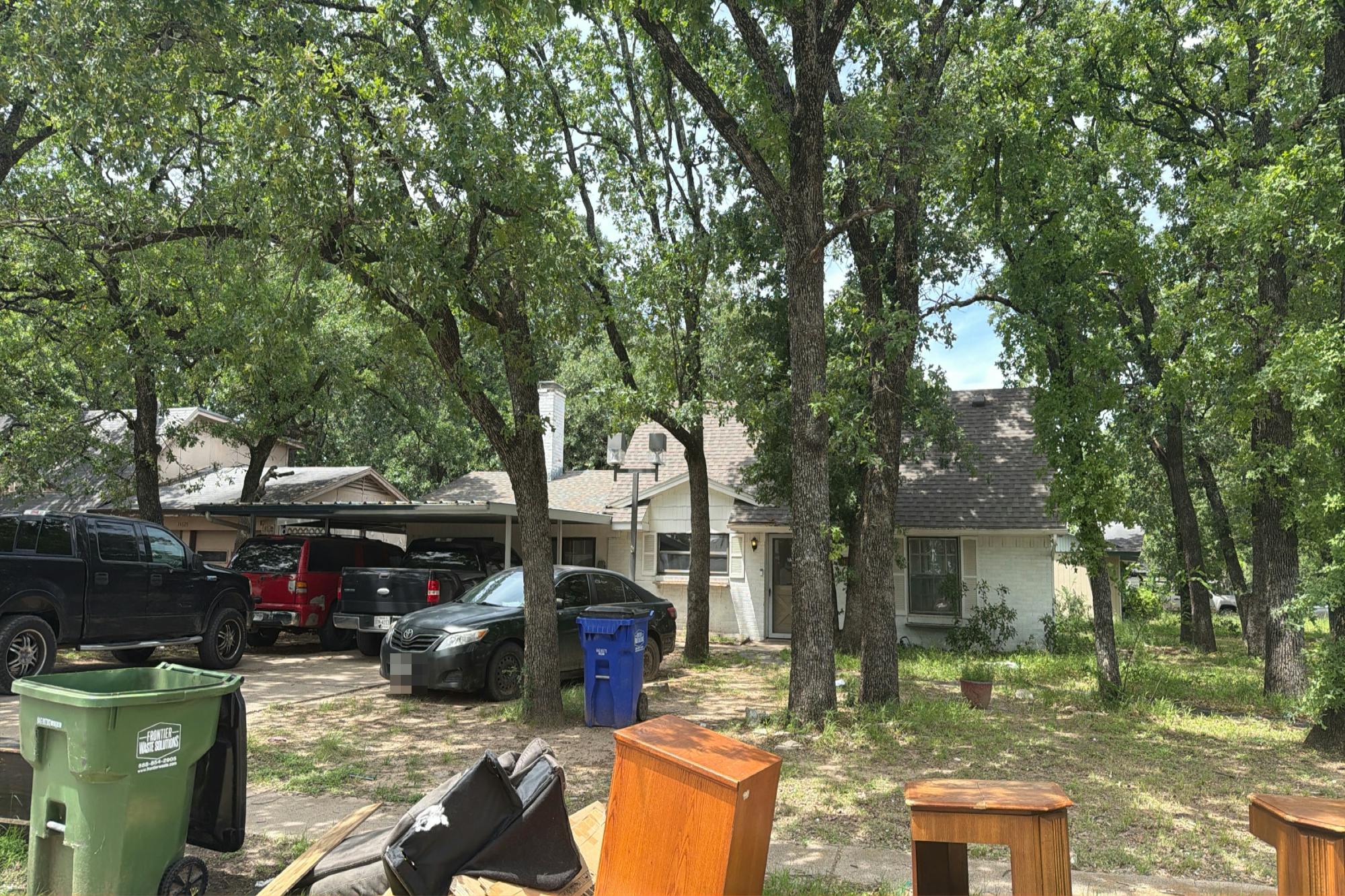 Oakwood Ln, Balch Springs, TX 75180