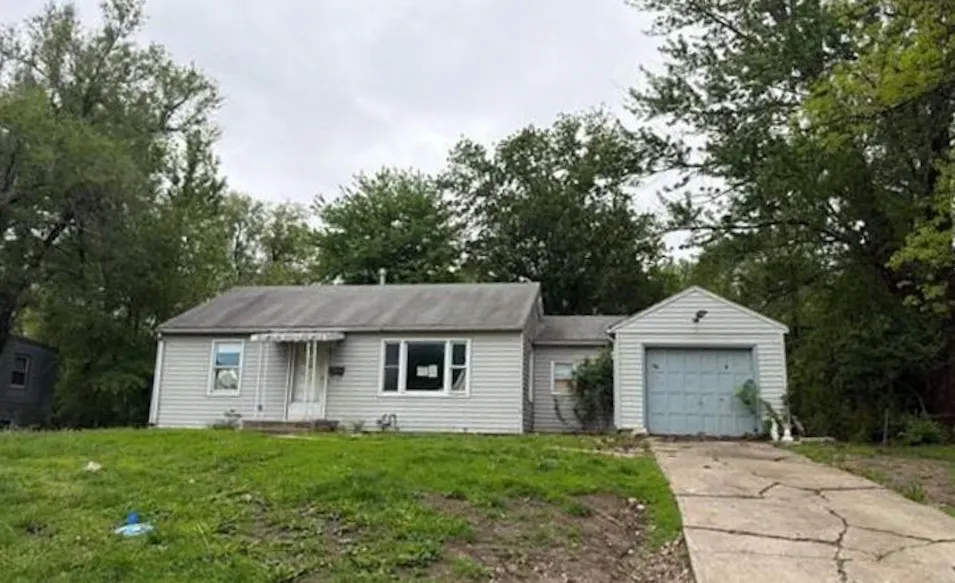 9709 Rice Ave Raytown, MO 64133, Jackson County