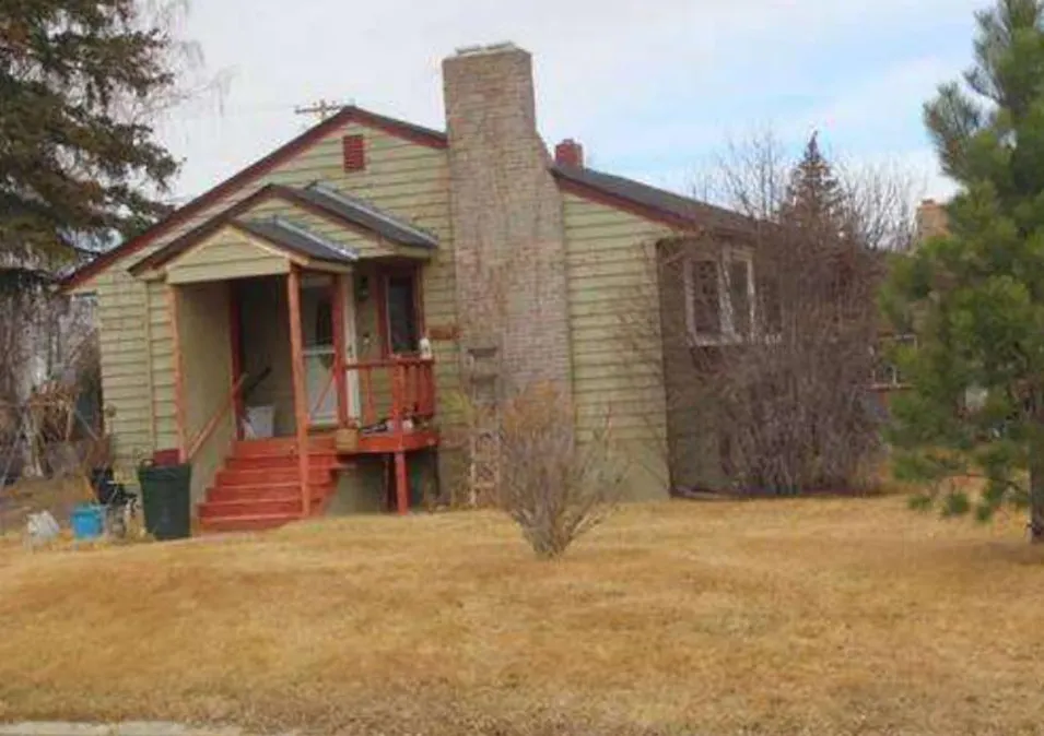 509w 5th St Lusk, WY 82225, Niobrara County