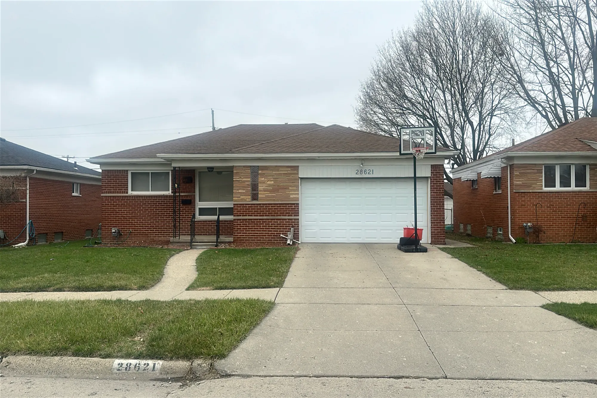 Gilbert Dr, Warren, MI 48093 #1