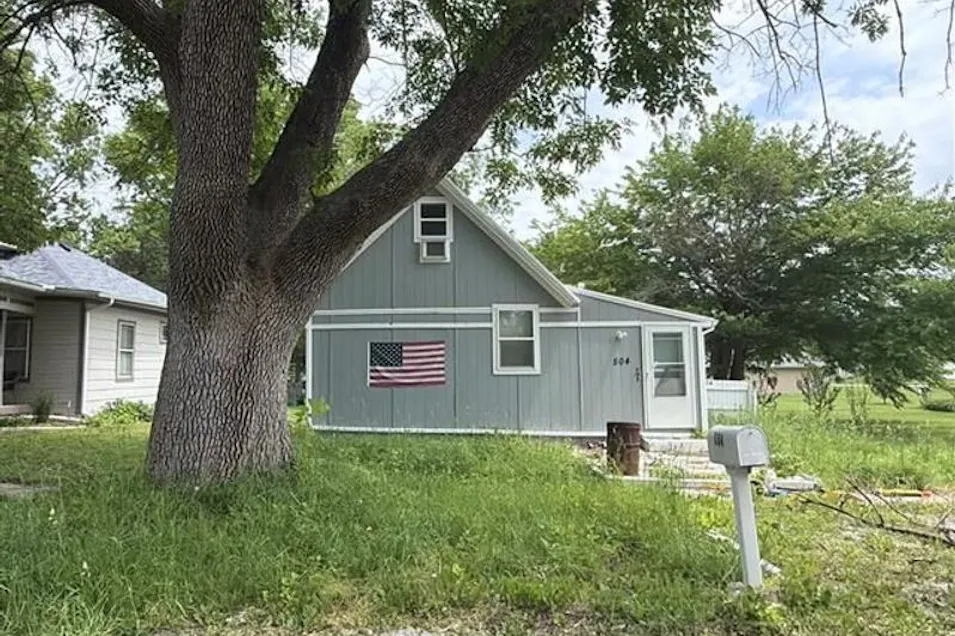 504 Ivy St Garden City, MO 64747, Cass County