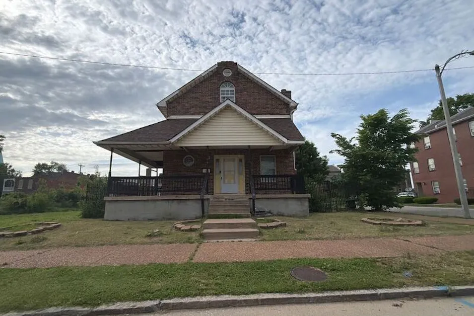 2101 East Obear Saint Louis, MO 63107, Saint Louis City County