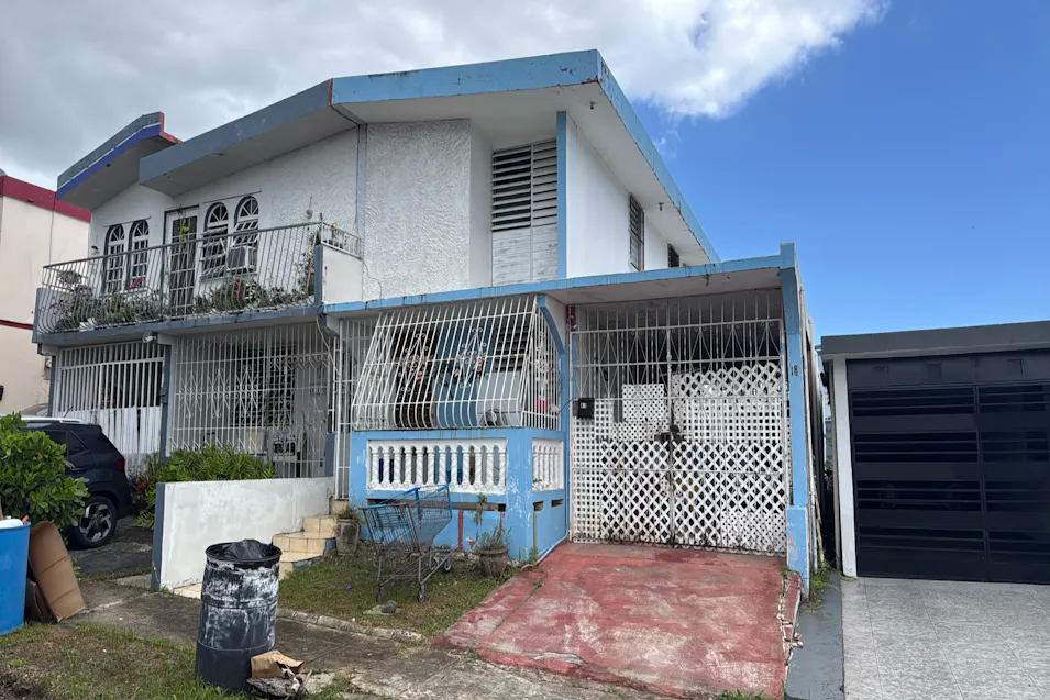 39a-18 Calle C Urb Sierra Bayamon Bayamon, PR 00961, Bayamon County