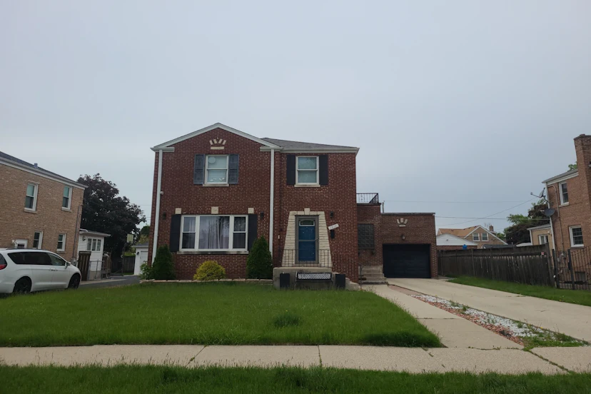 1910 N 74th Avenue