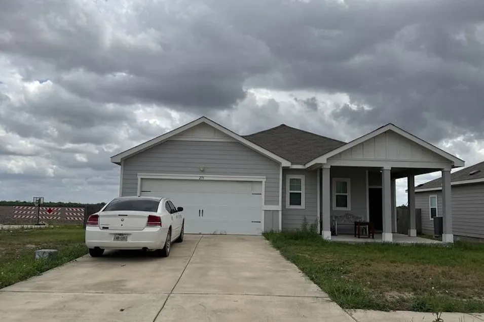 275 Shiro Dr Kyle, TX 78640, Hays County