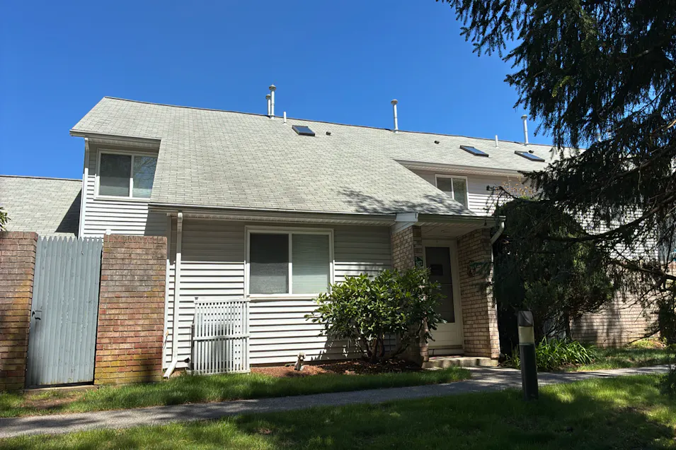 817 Williamsburg Circle Warwick, RI 02886, Kent County