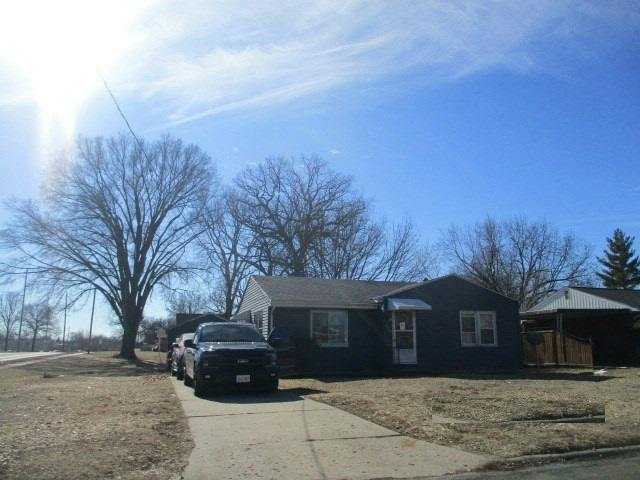 Wilson Ave, Peoria, IL 61603
