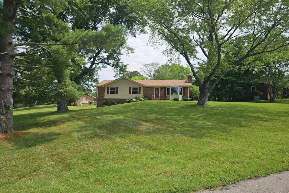 809 Laurel Drive Clarksville, TN 37043, Montgomery County