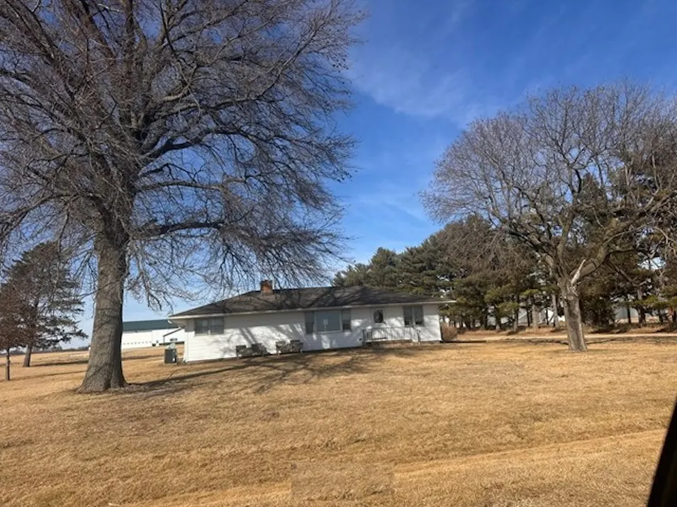 16353 2300n Ave Walnut, IL 61376, Bureau County