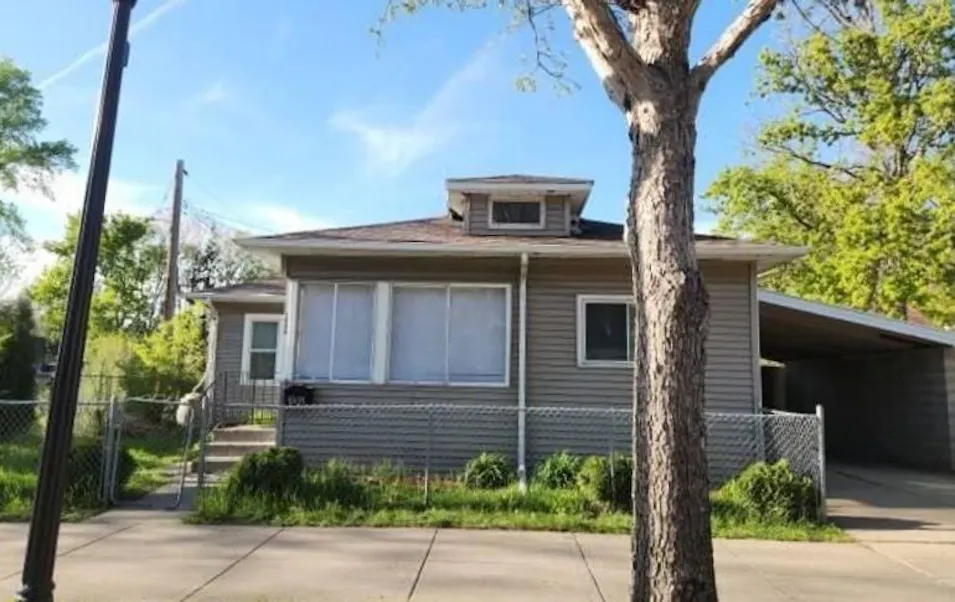 1008 Lowry Avenue North Minneapolis, MN 55411, Minneapolis County