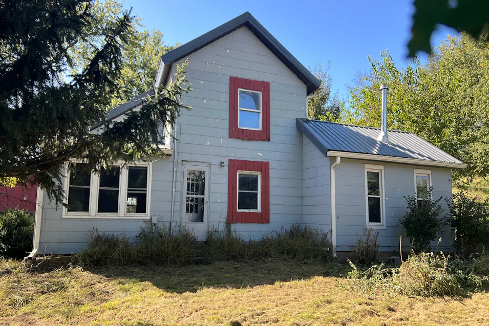 3011 Black Hawk Ave NW Oxford, IA 52322, Johnson County