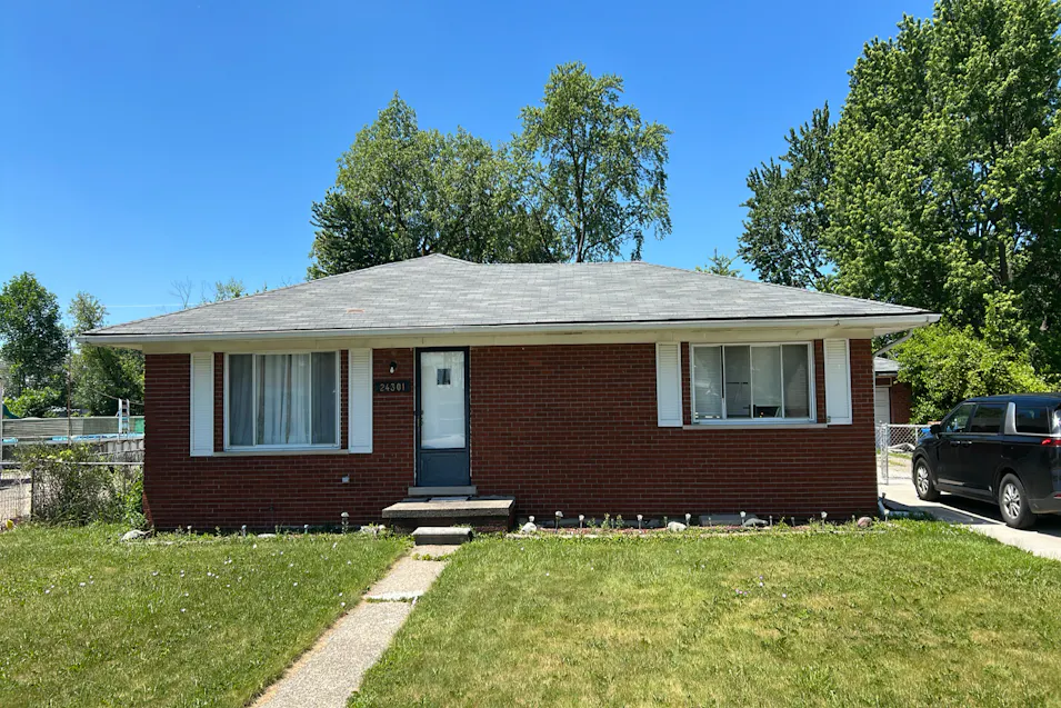 24301 Antoinette Ave Warren, MI 48089, Macomb County