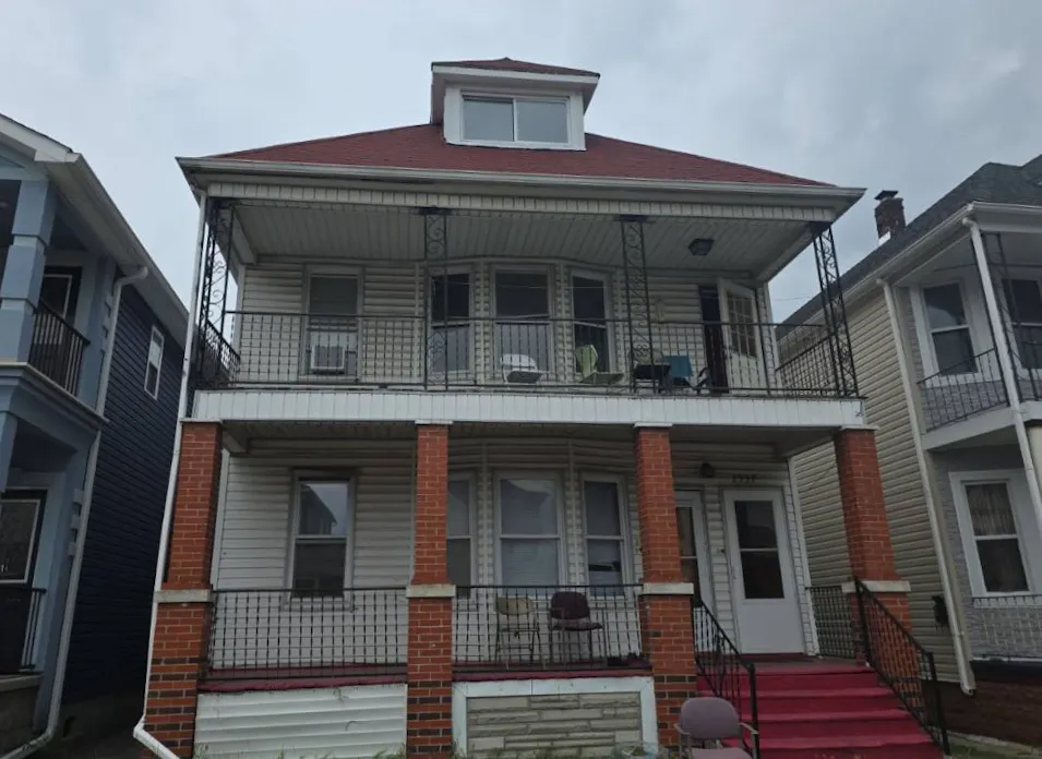 2995 Trowbridge St Hamtramck, MI 48212, Wayne County