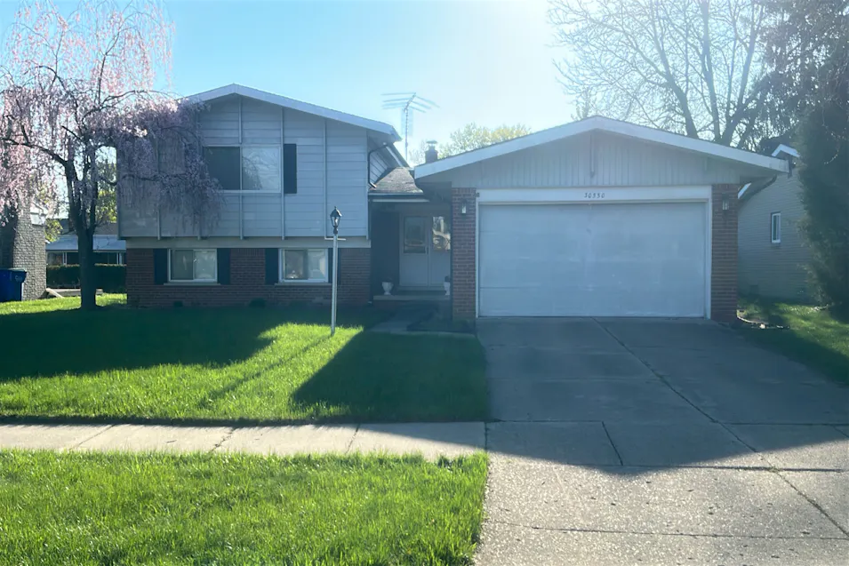 30550 Cedars Dr Warren, MI 48093, Macomb County