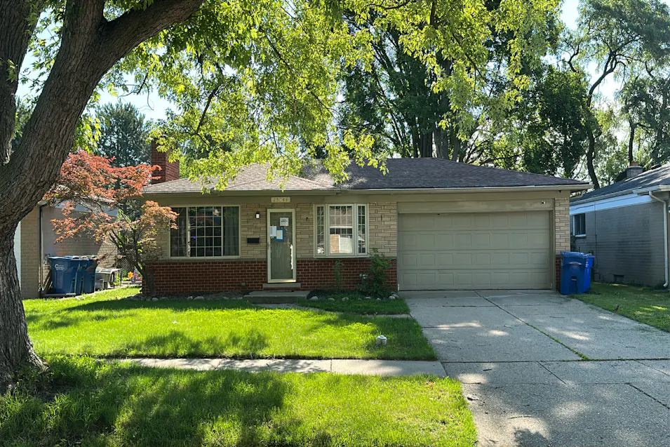 25744 Masch Ave Warren, MI 48091, Macomb County