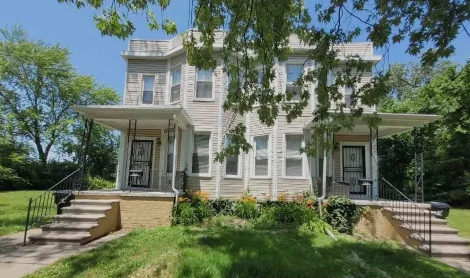 233 Leicester St Detroit, MI 48202, Wayne County