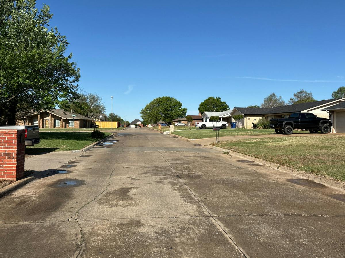 High Meadow Dr, Duncan, OK 73533