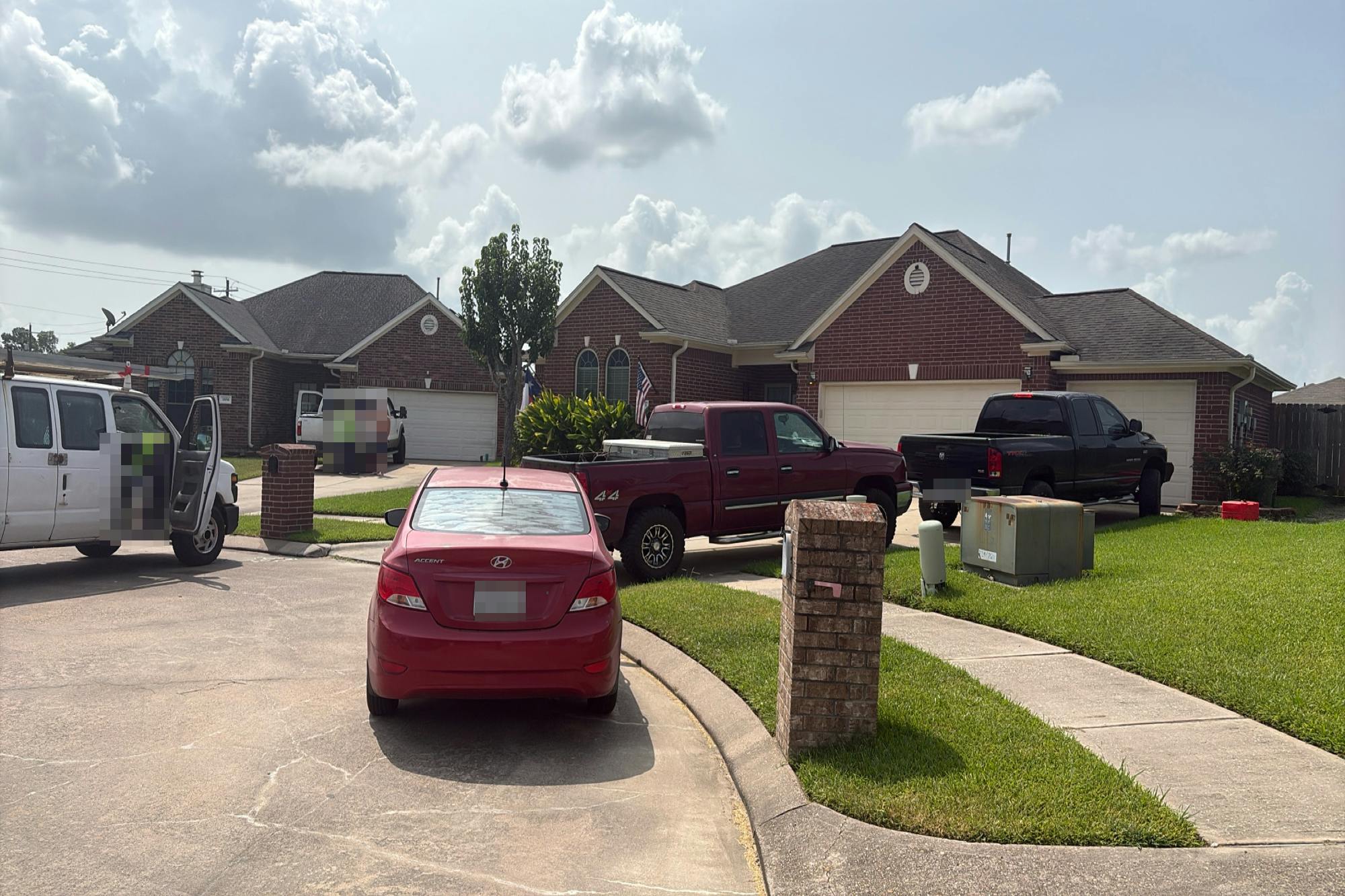 Redwood Ln, Dayton, TX 77535