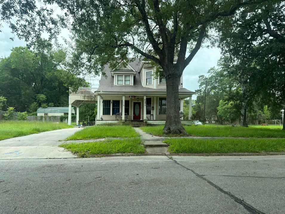 611 W Orange Ave Orange, TX 77630, Orange County