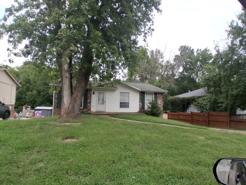 1623 Westview Dr Jefferson City, MO 65109, Cole County