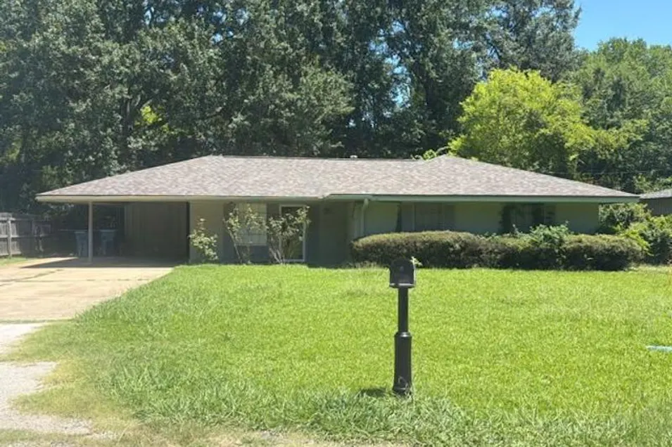 2002 Turtle Creek Dr Marshall, TX 75670, Harrison County