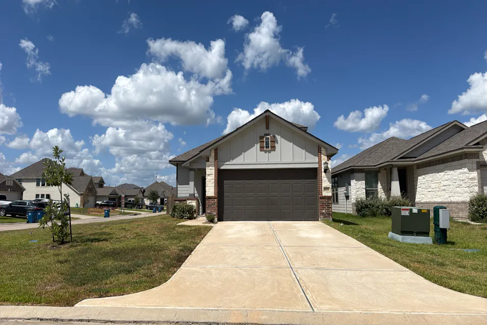 1011 Garden Sun Drive Bellville, TX 77418, Austin County