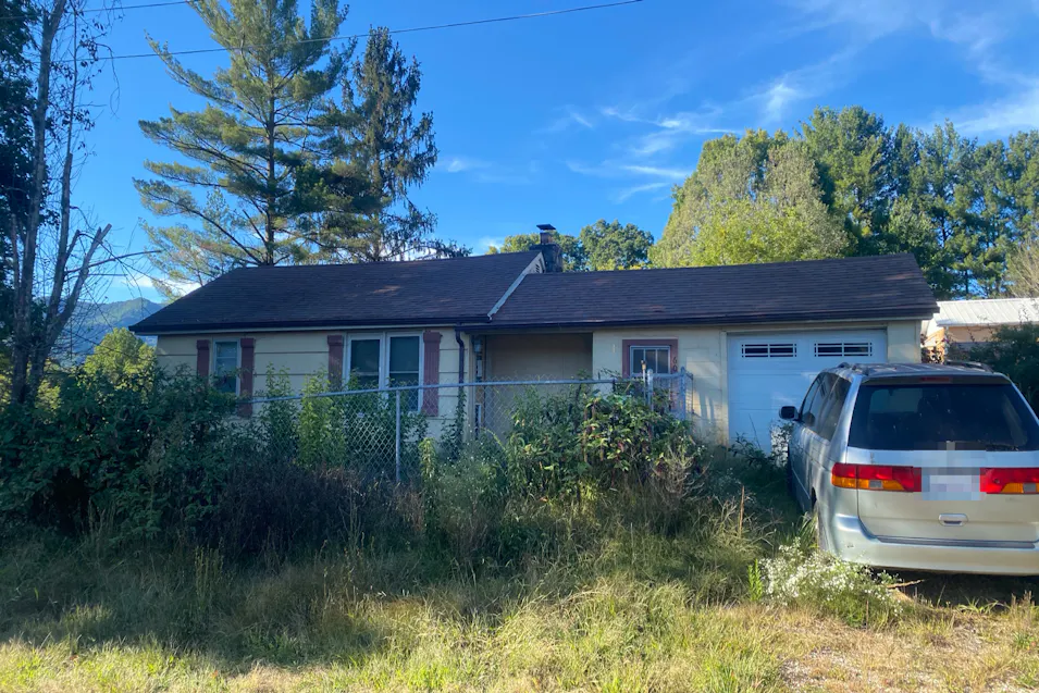 60 Mingus St Canton, NC 28716, Haywood County
