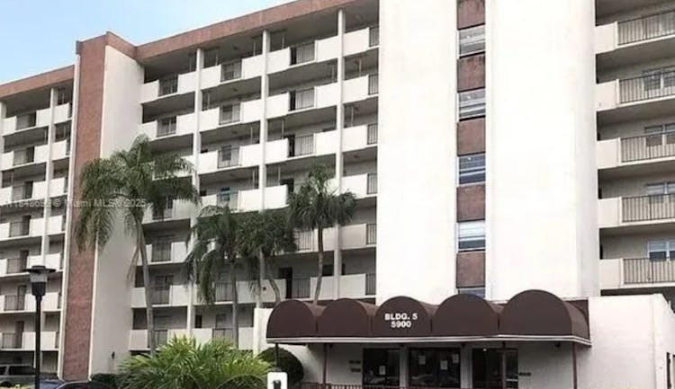 5900 NW 44th Street Unit 701 Lauderhill, FL 33319, Broward County