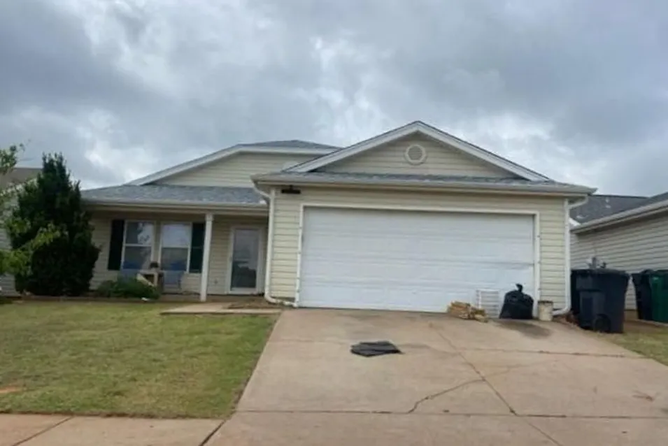 10348 Aberdeen Dr Oklahoma City, OK 73099, Canadian County