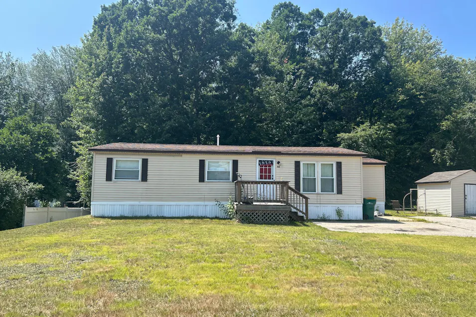 48 Cross Road Rochester, NH 03867, Strafford County