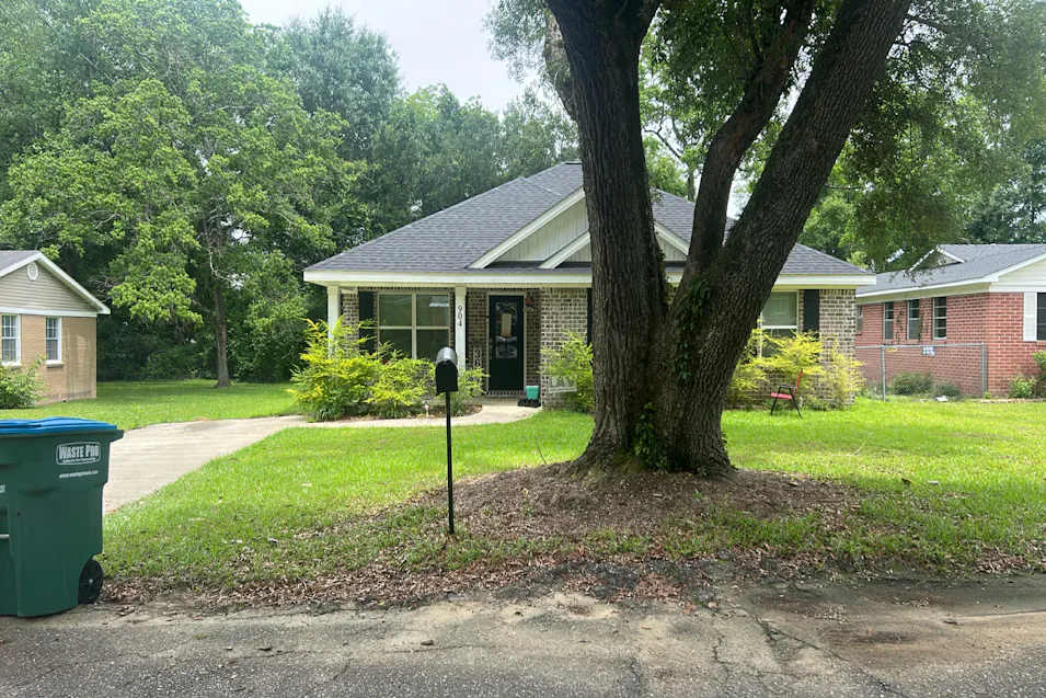 904 Leon St Saraland, AL 36571, Mobile County