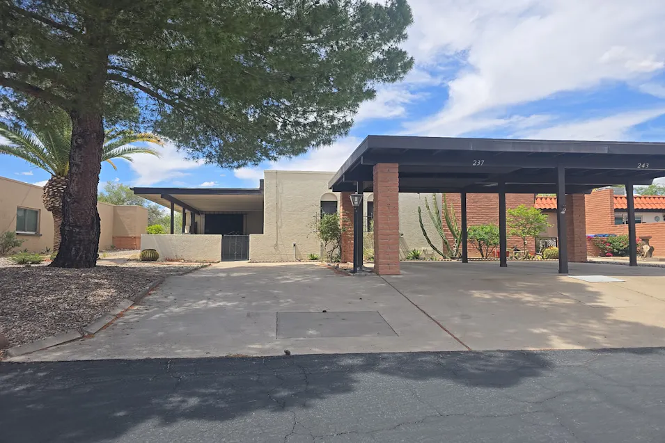 237 North Calle Del Diablo Green Valley, AZ 85614, Pima County