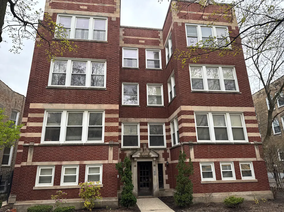 4644n Central Park Ave Chicago, IL 60625, Cook County