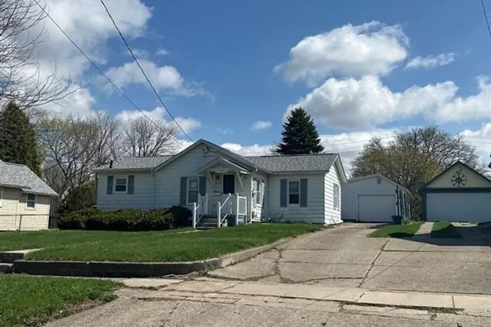 723 Hoch Ave Adrian, MI 49221, Lenawee County