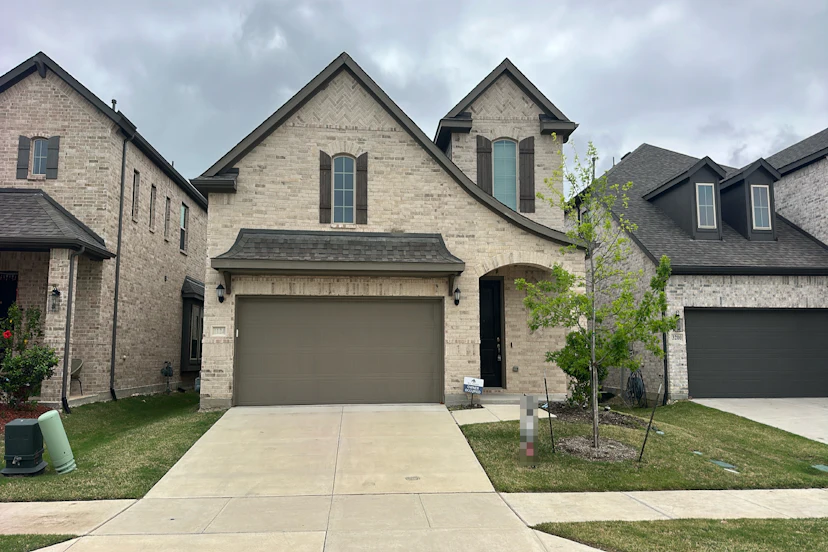 3124 Greensbriar Dr