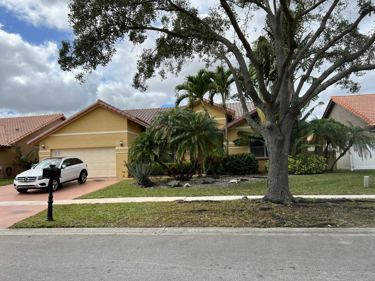 161st Ave, Pembroke Pines, FL 33028