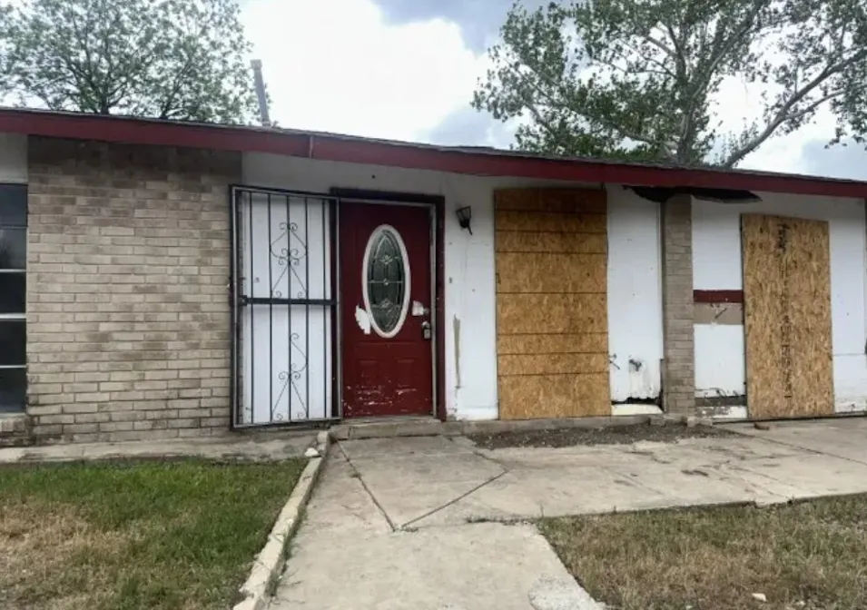 2710 Pollote St San Antonio, TX 78224, Bexar County