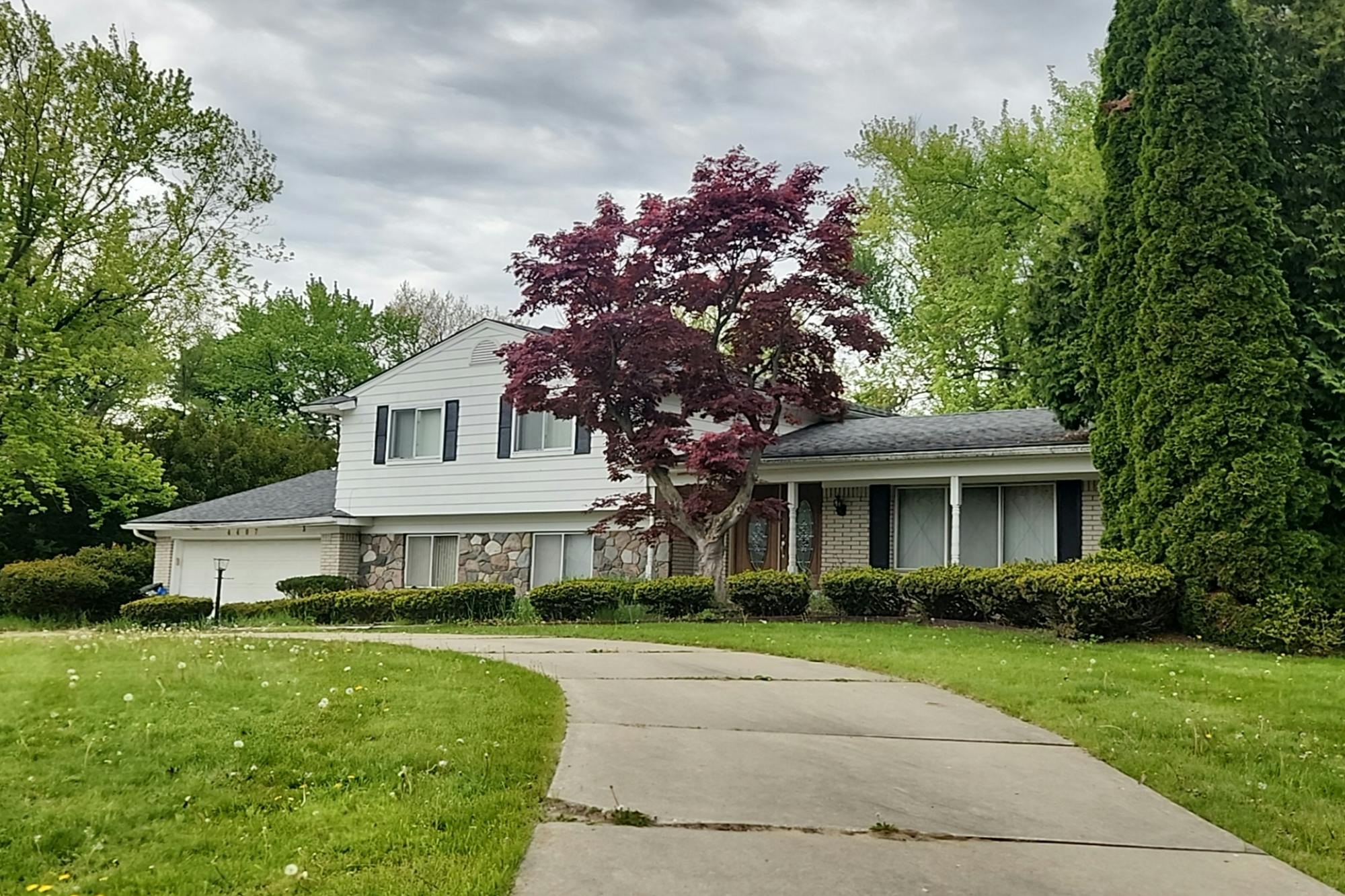 Westover Dr, West Bloomfield, MI 48323