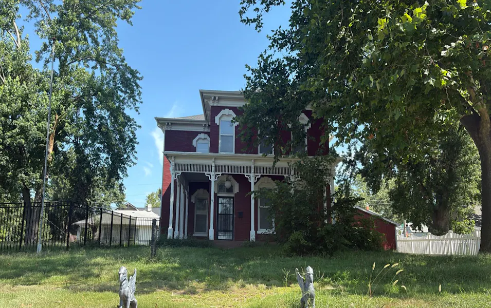 907 4th St Fairbury, NE 68352, Jefferson County