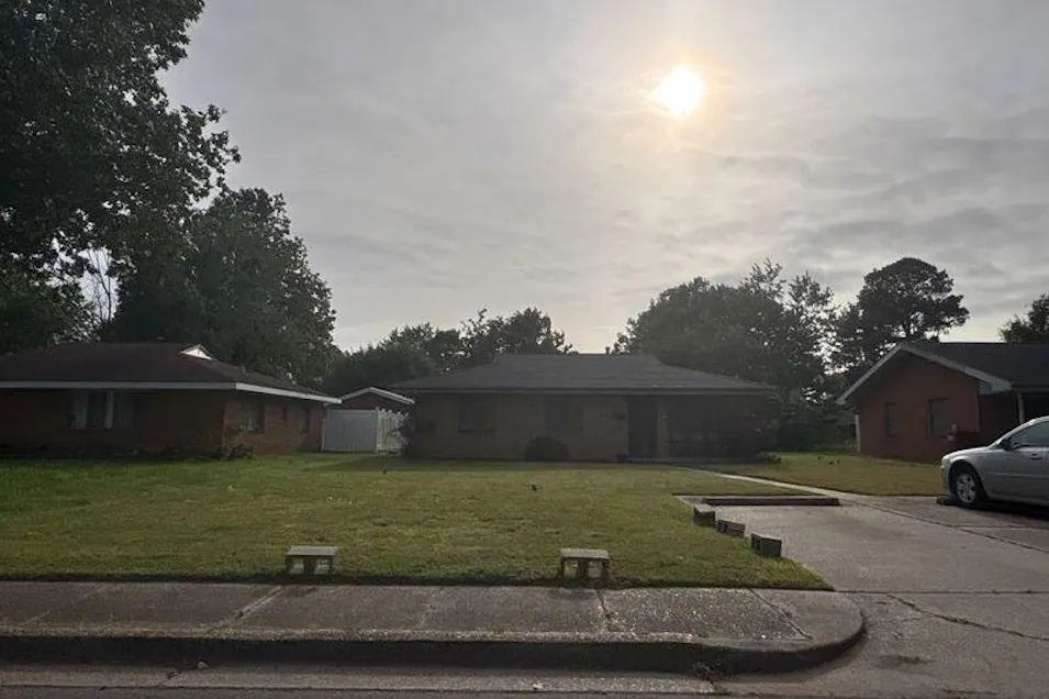 425 Sunset Dr Sikeston, MO 63801, Scott County