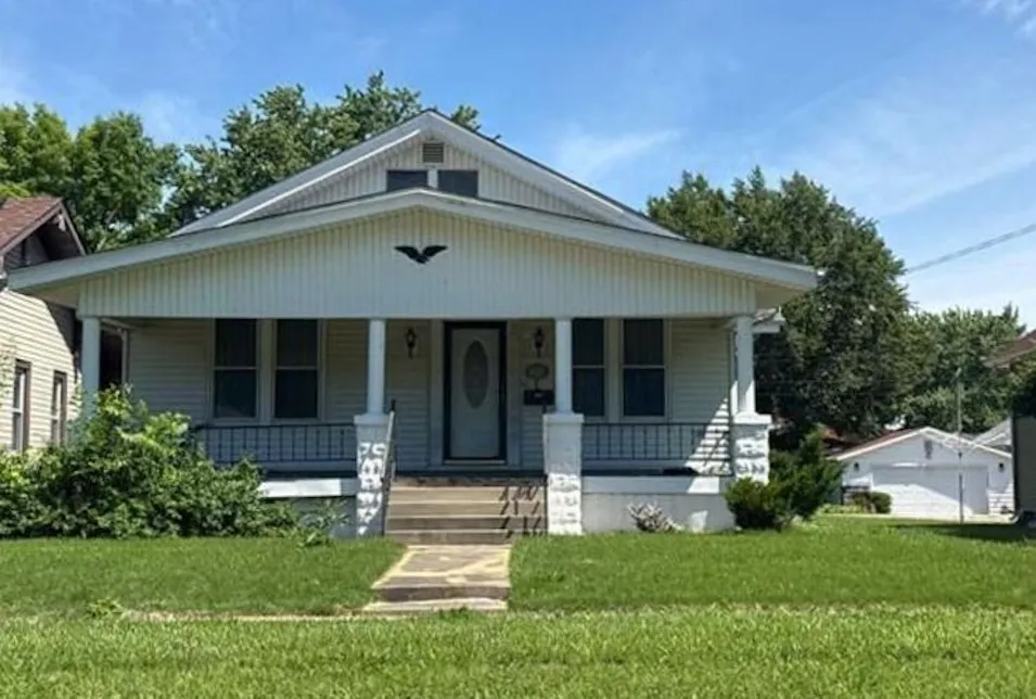214 W Central Ave Benld, IL 62009, MacOupin County