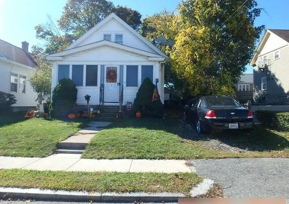 15 Baldwin Street East Providence, RI 02914, Providence County