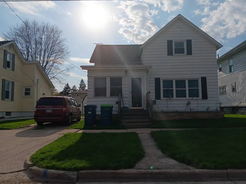1302 S Erie St Bay City, MI 48706, Bay County