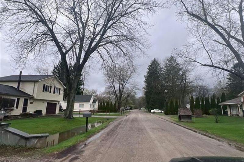 Cloverdale , Highland, MI 48356